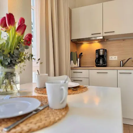 In Mit Balkon Apartment Sellin (Rugen)