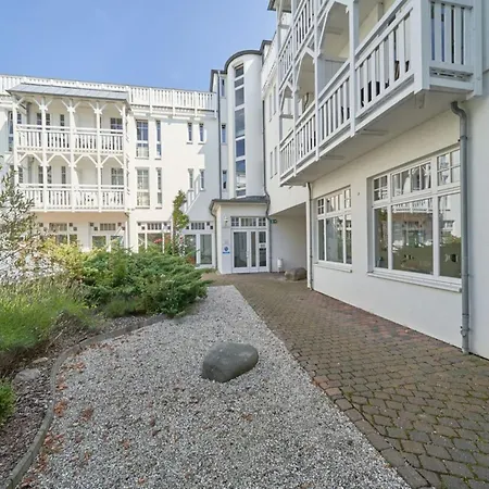 In Mit Balkon Sellin (Rugen)